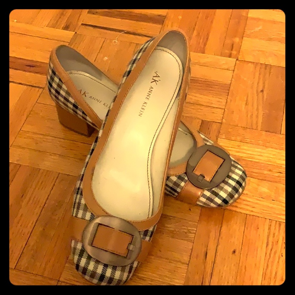 Plaid and leather healed pump shoes